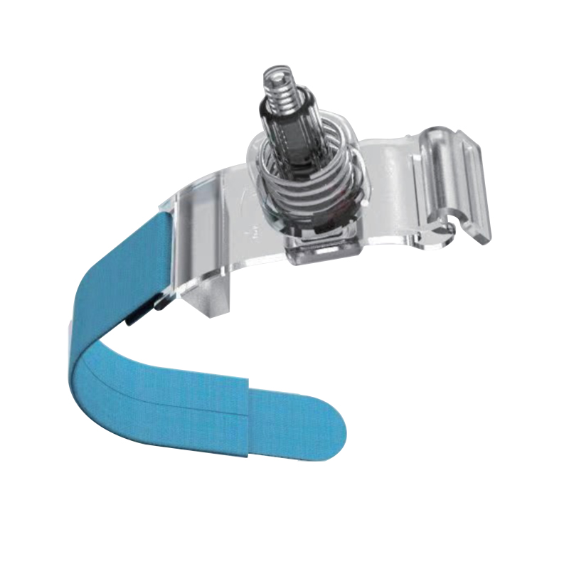 How does the radial artery compresses the hemostat ensure precise pressure application for patients of varying body sizes?